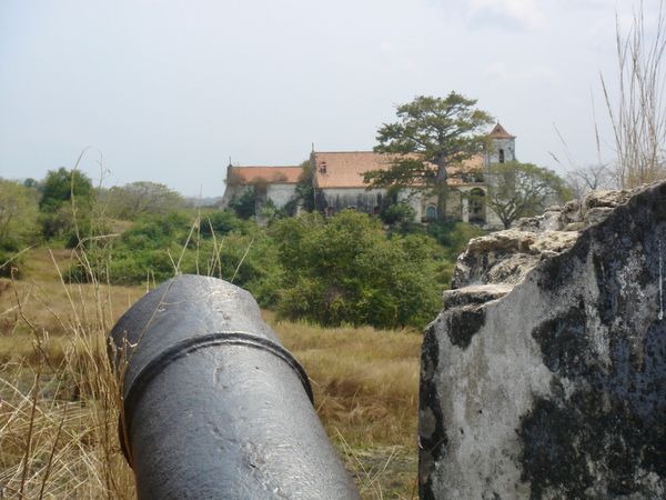 Le canon et la croix